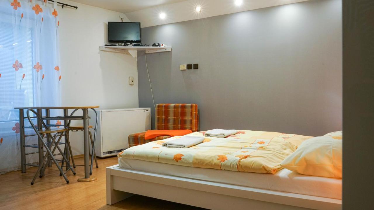 Apartment Jursport Zavazna Poruba ภายนอก รูปภาพ